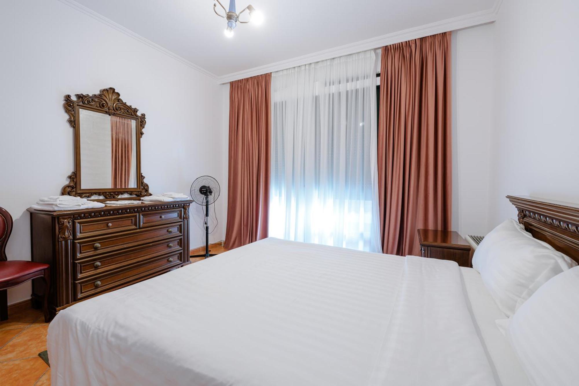 Boutique Hotel Whisky Tirana Habitación foto